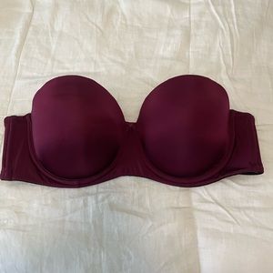 Strapless bra with removable straps